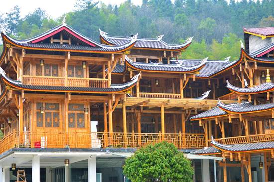 湖南森福木業(yè)有限公司,木結構別墅建造及制作,木涼亭建造及制作,木棧道建造及制作